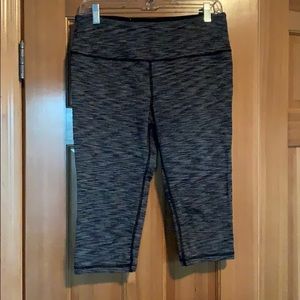 VS Cropped gray leggings